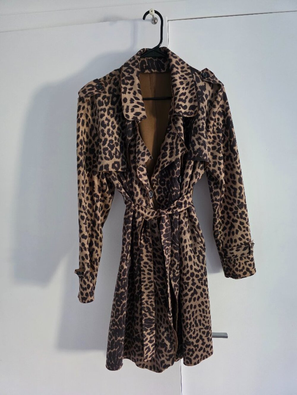 Leopard print trench coat (pre-owned) made in Italy